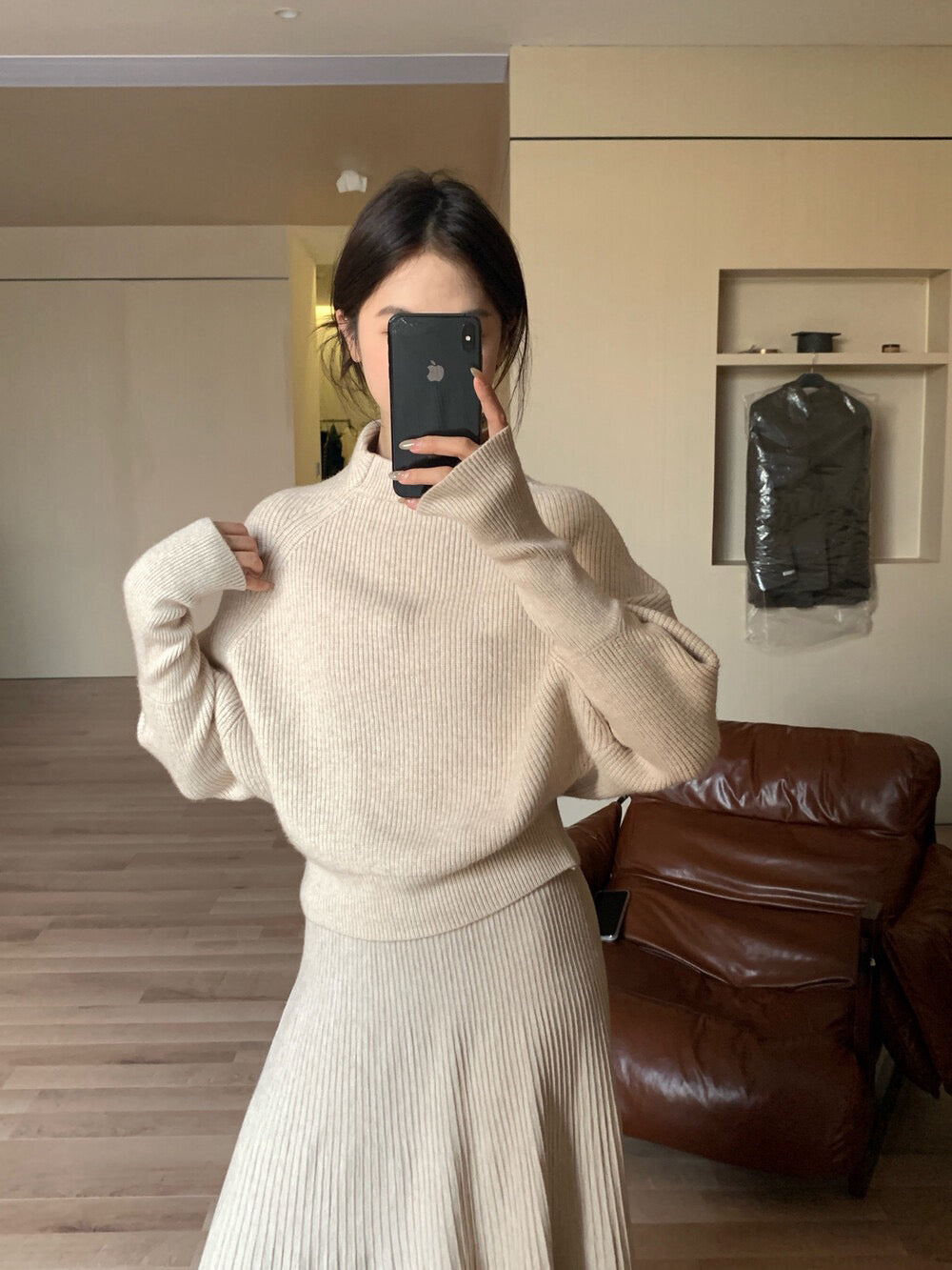 // 可前後穿小半領毛衣+褶褶針織裙套裝