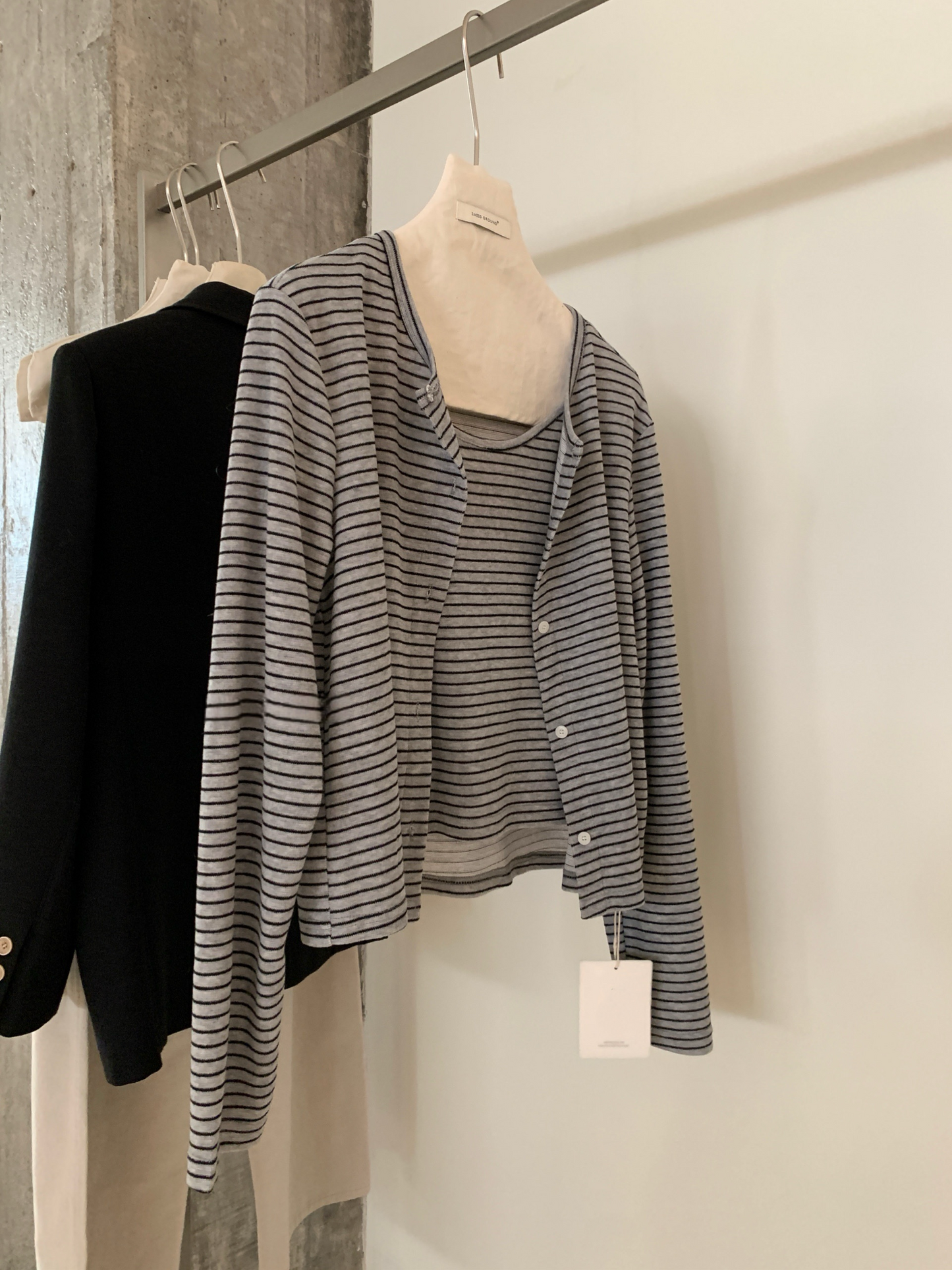 // 慵懶親膚間條吊帶+外套套裝