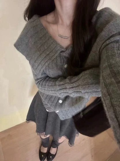 // 50%綿羊毛+20%alpaca可一字領直坑紋大翻領NT