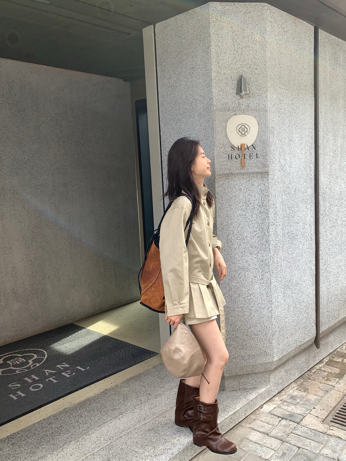 // 設計感百褶腳可立領trench coat