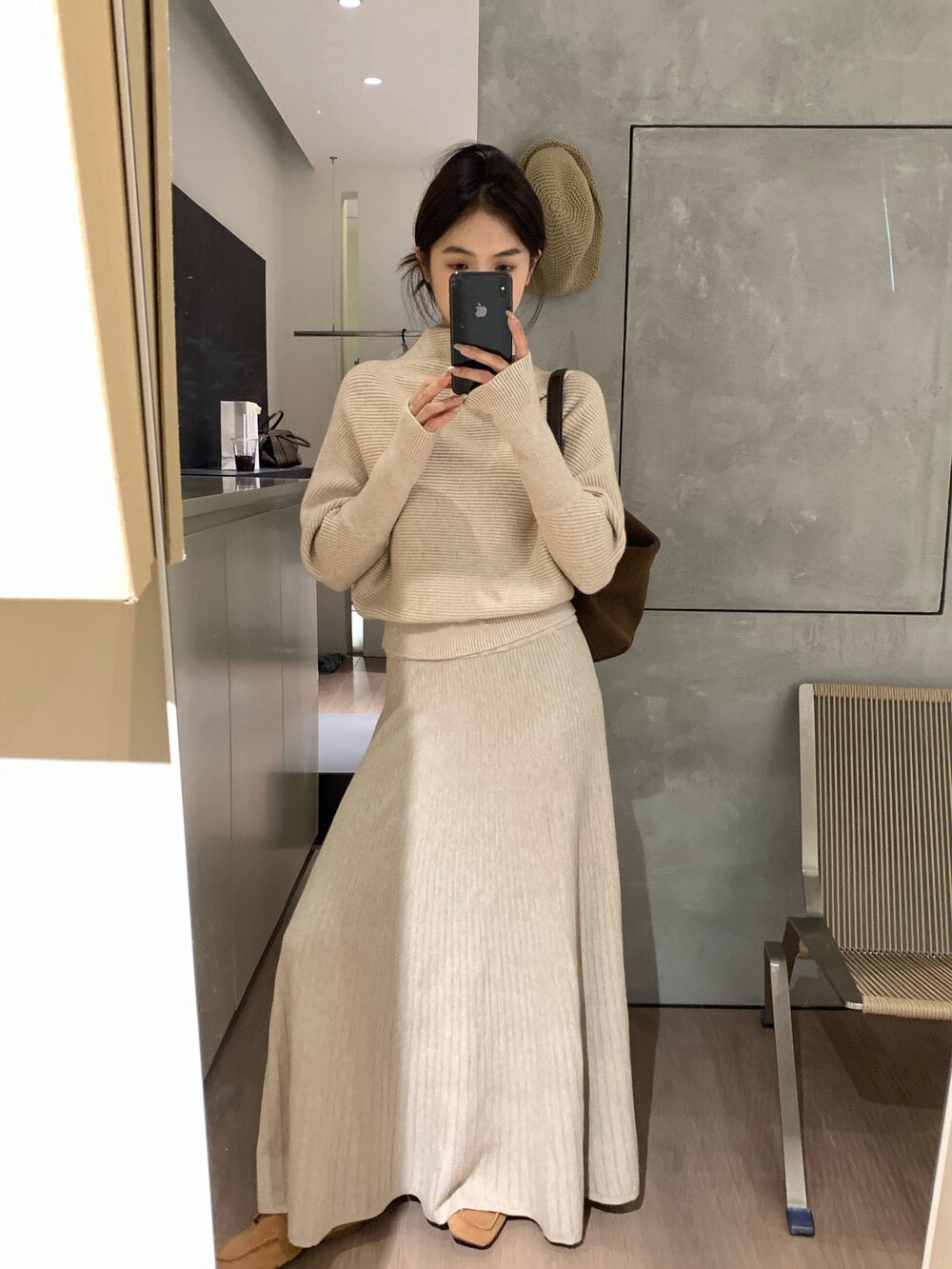 // 可前後穿小半領毛衣+褶褶針織裙套裝
