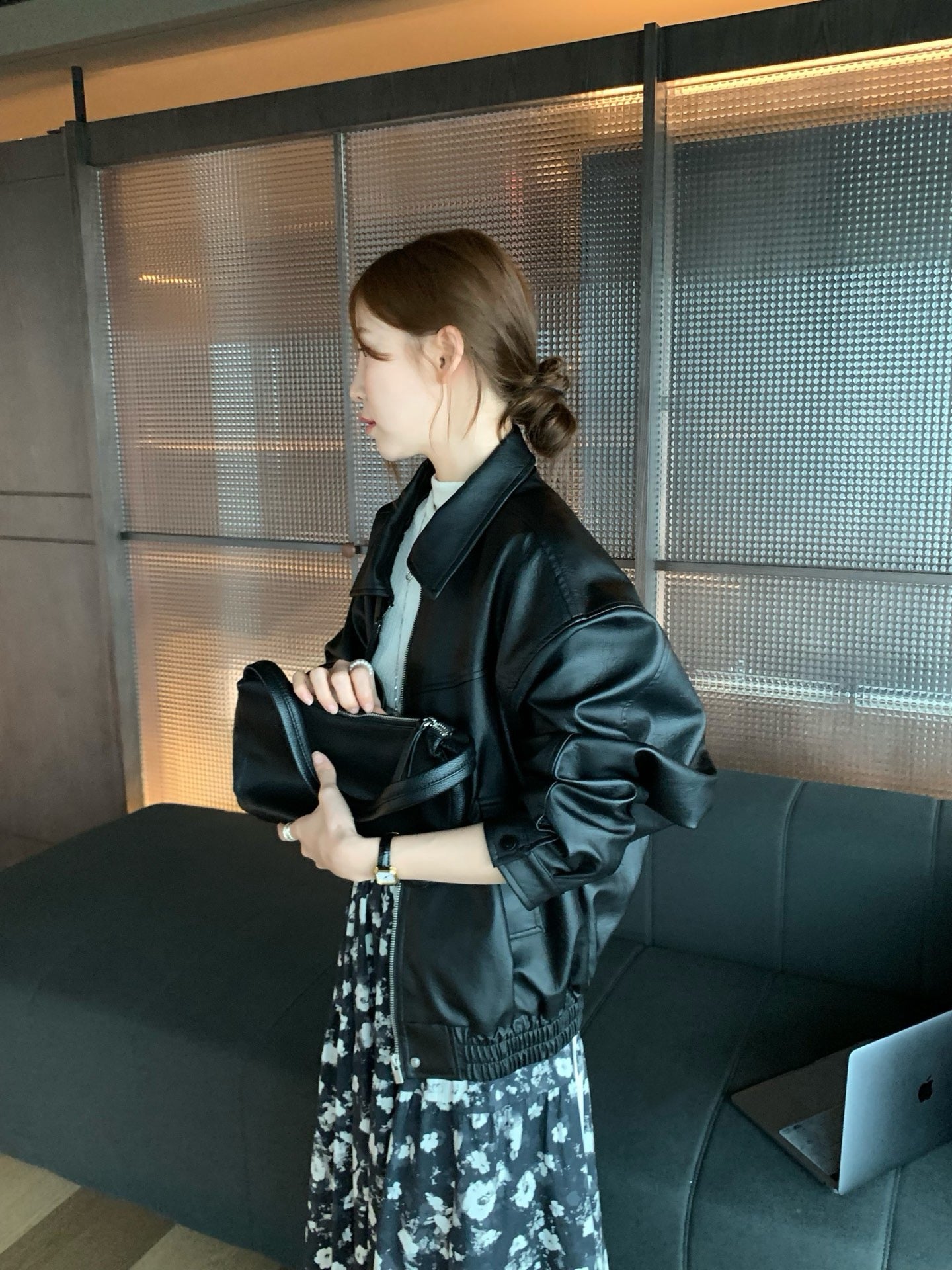 // 經典啞光翻領彷皮外套￼