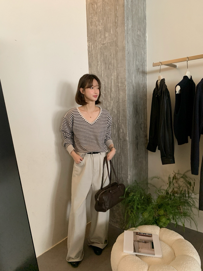 // 超軟糯氛圍感V領幼間條NT