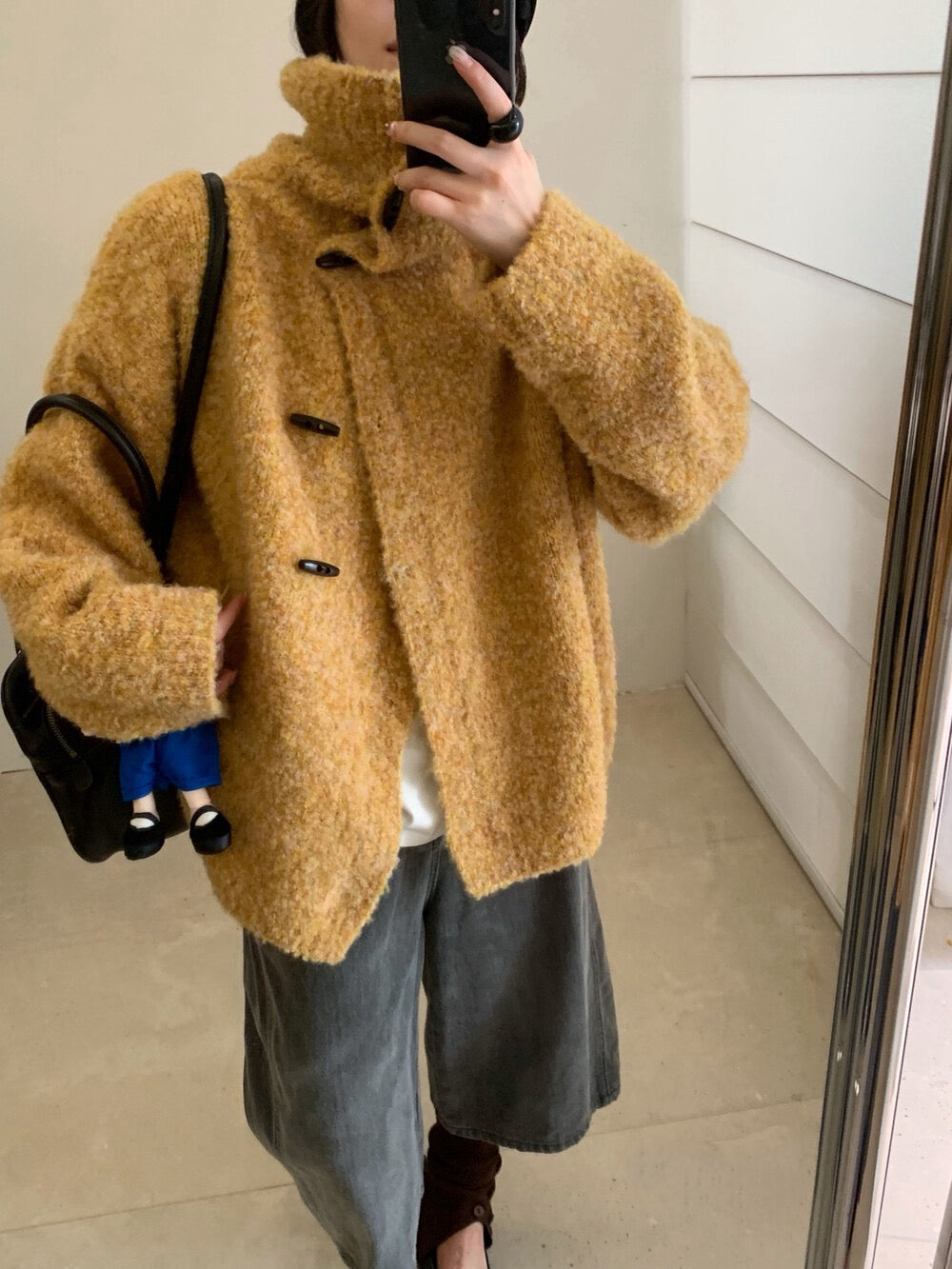 // 慵懶圈圈毛牛角鈕可立領毛衣CD