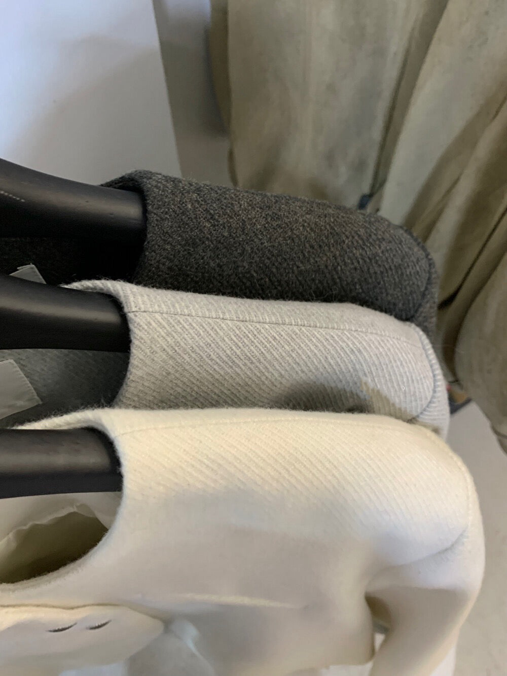 // 質感鈕扣10%wool弧邊薄毛呢外套