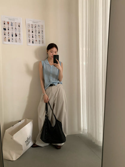 // 圓翻領細麻花織紋針織背心
