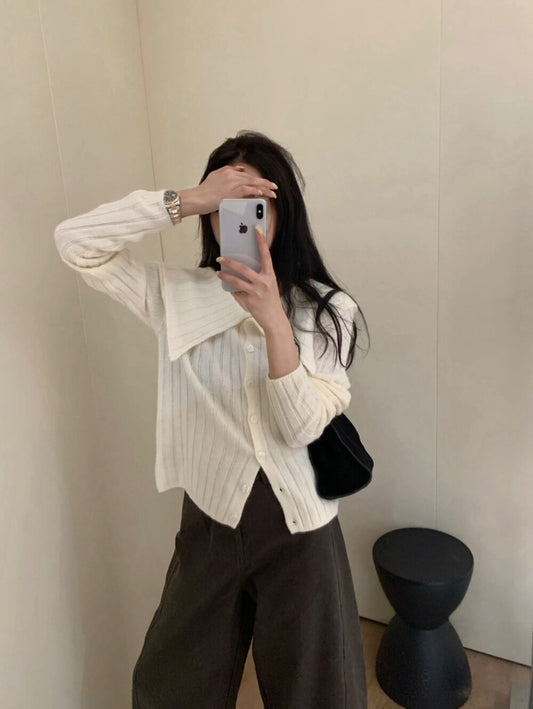 // 50%綿羊毛+20%alpaca可一字領直坑紋大翻領NT