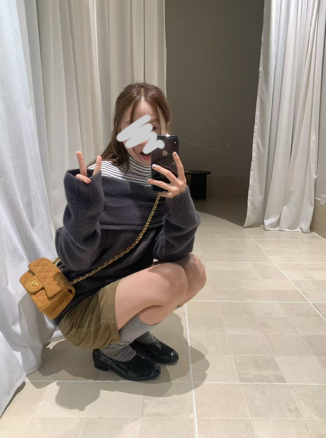 // 溫柔小性感一字領親膚NT