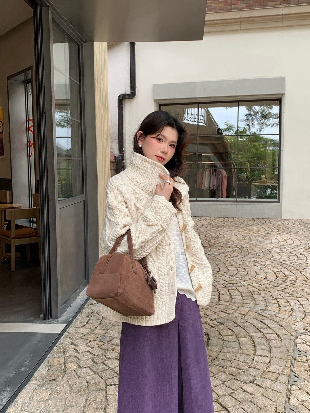 // 重工麻花牛角鈕翻領CD