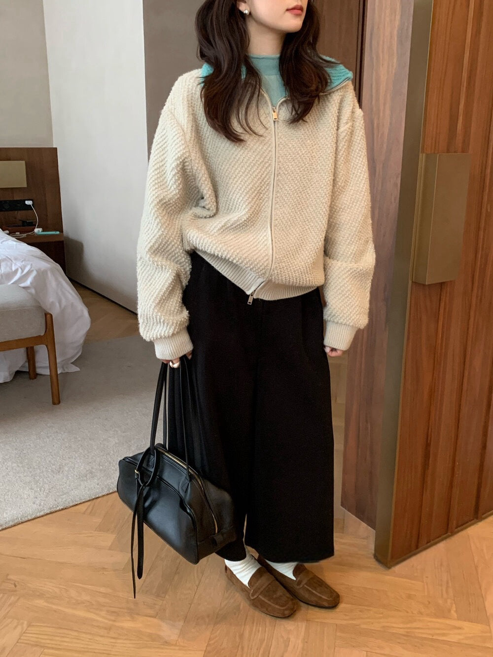 // 撞色翻領圈圈毛感拉鍊CD