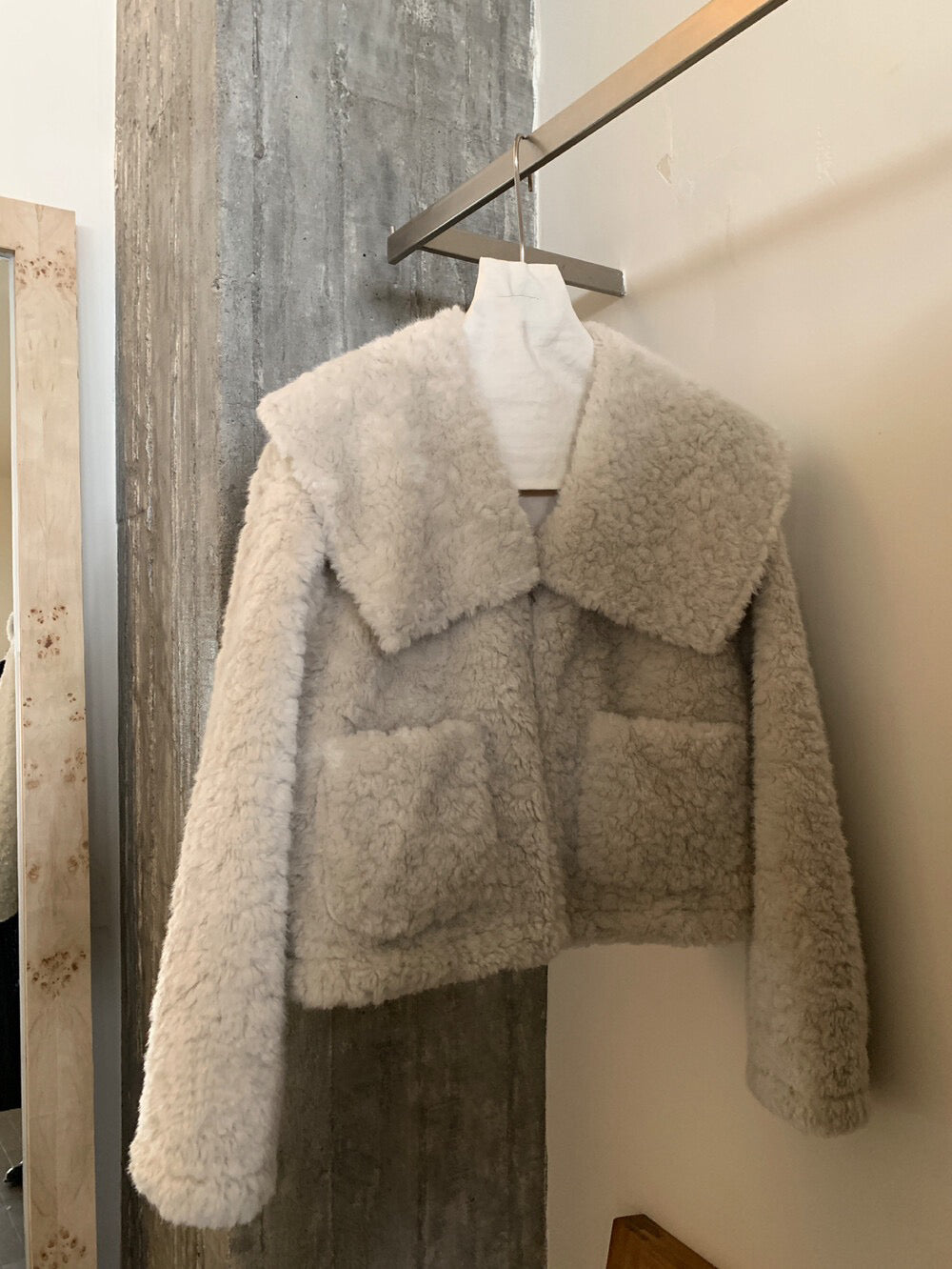 // 氣質大翻領毛毛短款外套