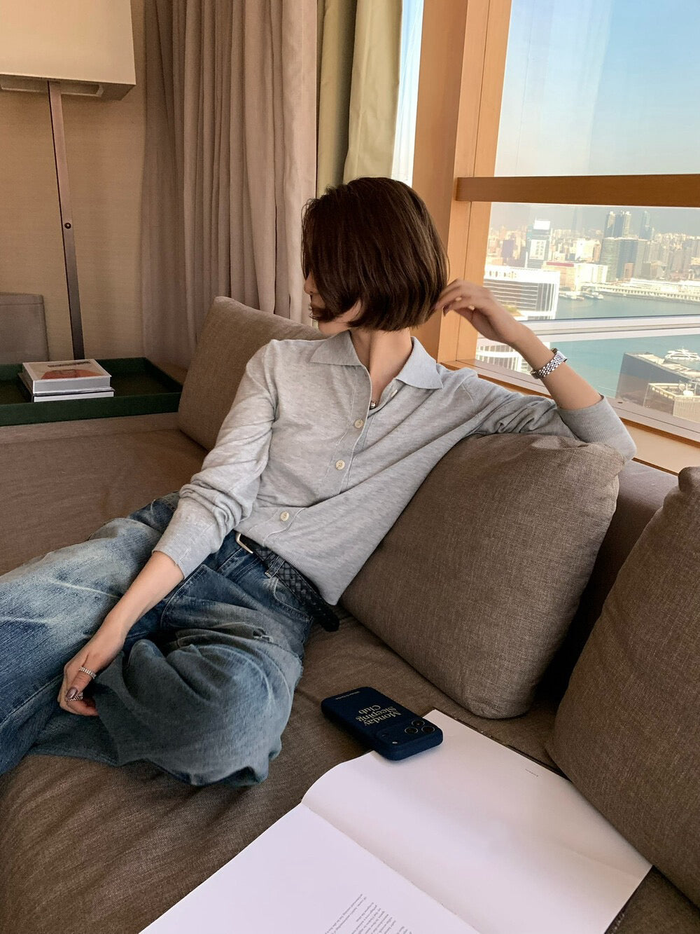 // 簡約風翻領排扣針織上衣