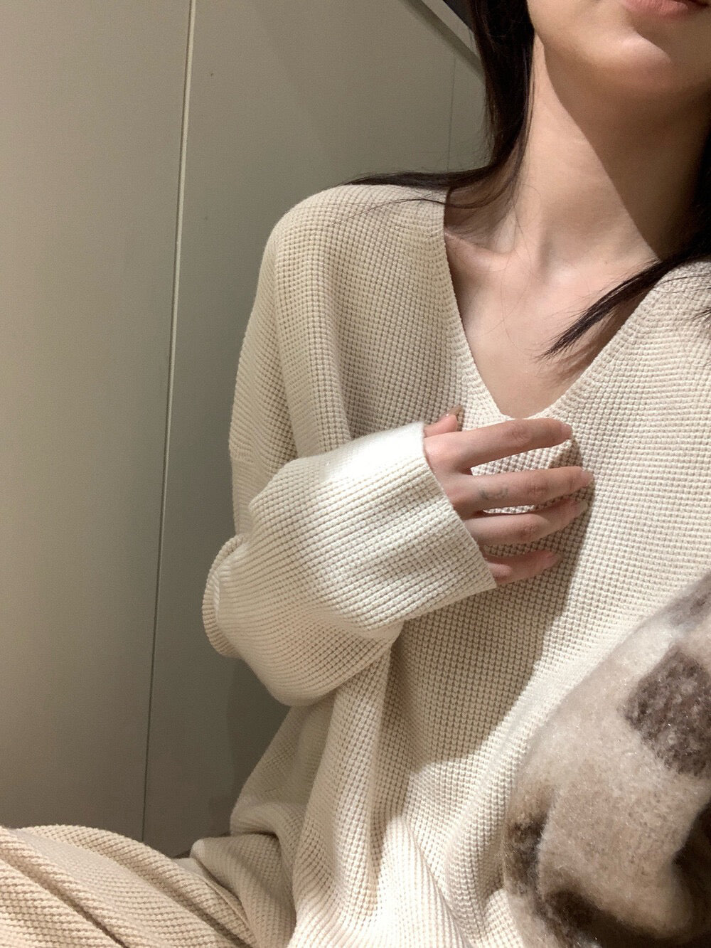 // 懶人必備氣質v領冷衫+褲套裝