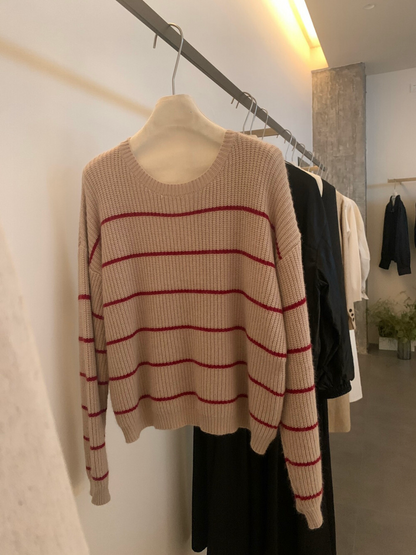 // 簡約慵懶感間條毛衣