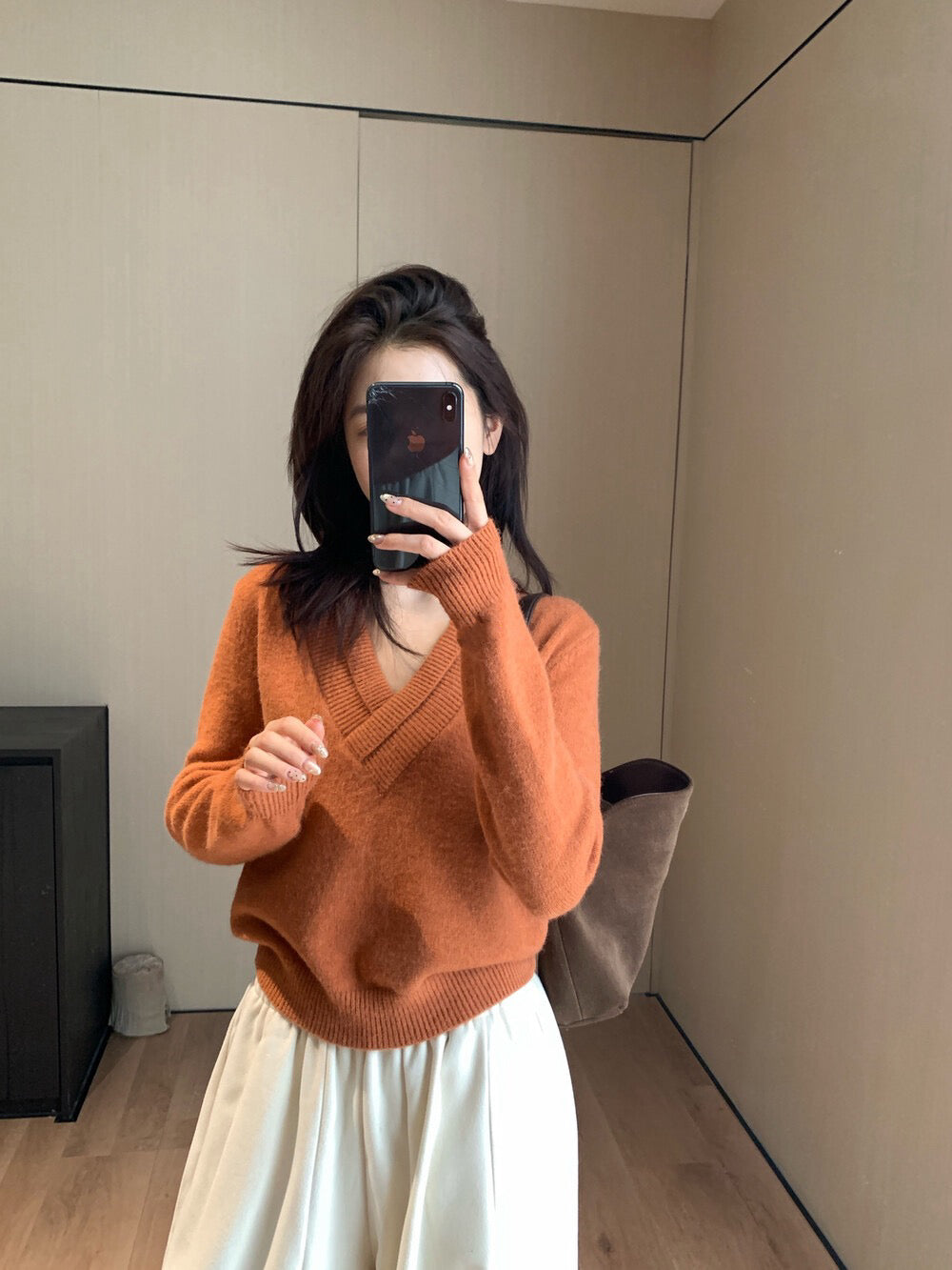 // 特別領口設計V領NT