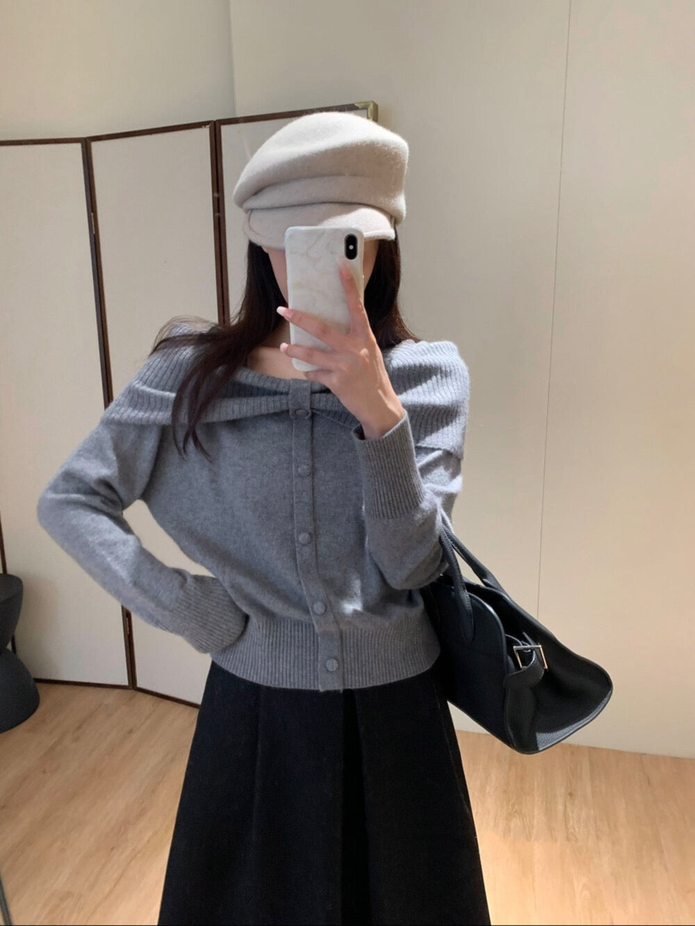 // 57%wool蝴蝶結一字領排扣NT