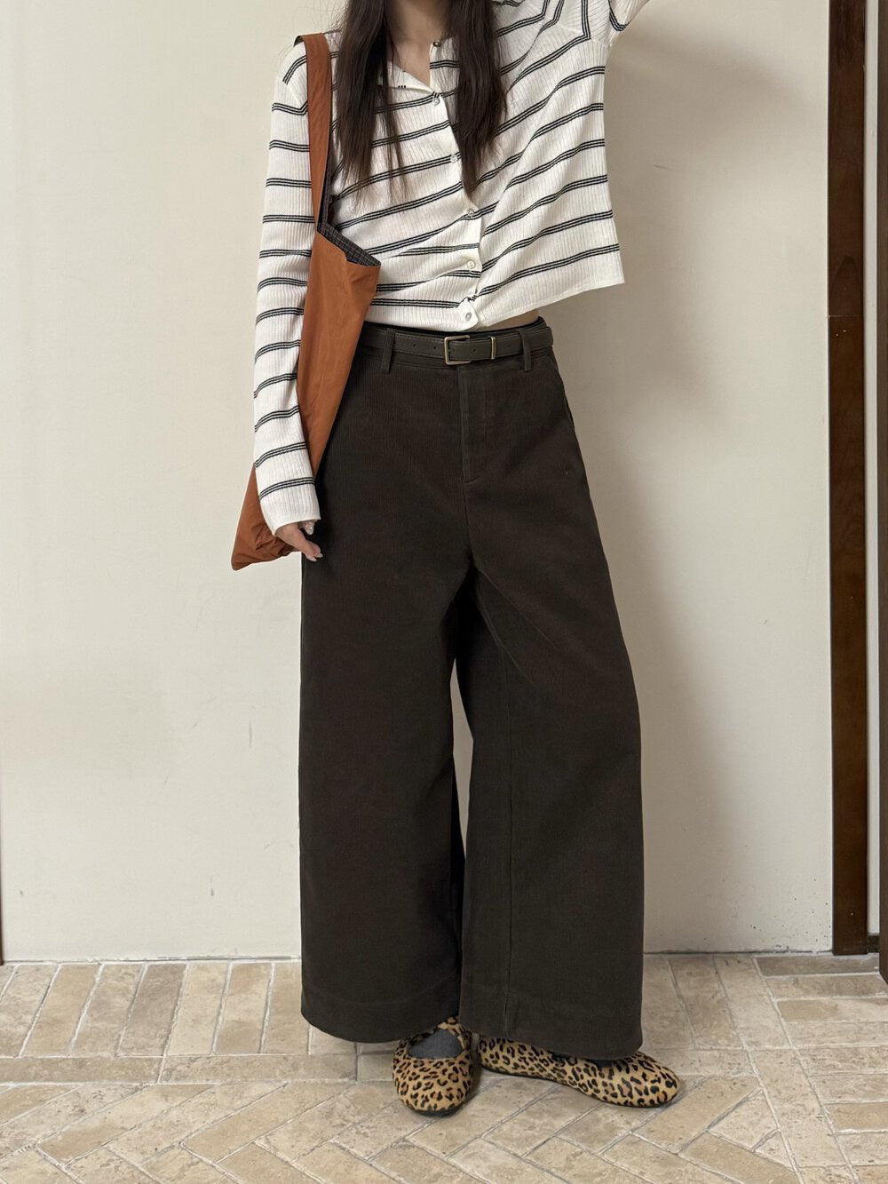 // 顯瘦版型燈芯絨直腳九分褲(連腰帶)