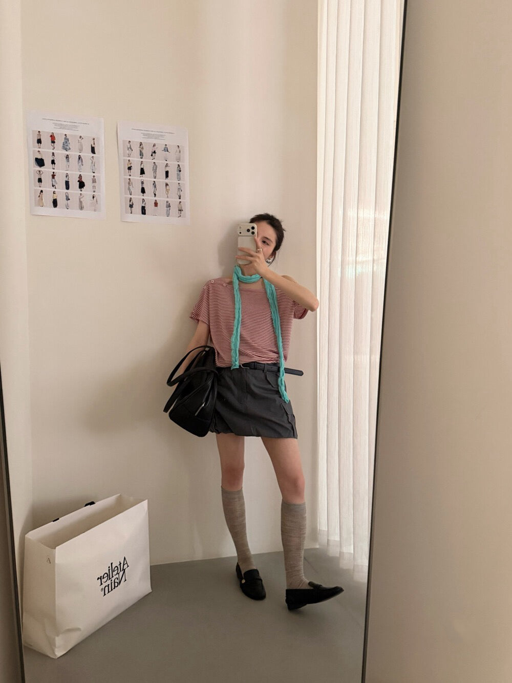 // 設計師感斜肩鈕扣單吊帶間條TEE