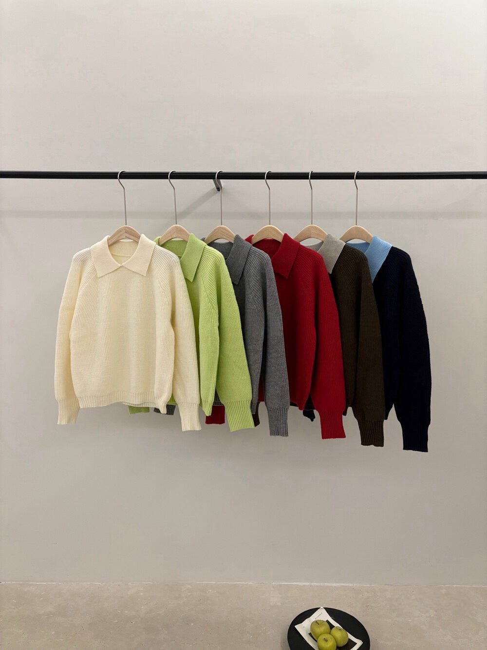 // 部分撞色翻領插肩毛衣