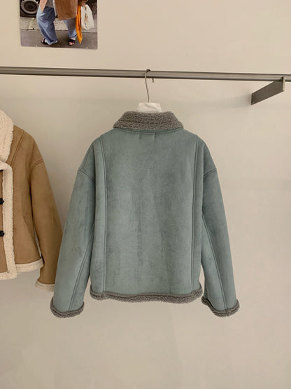 // 麂皮絨加羊羔毛底側排扣帥氣短款外套