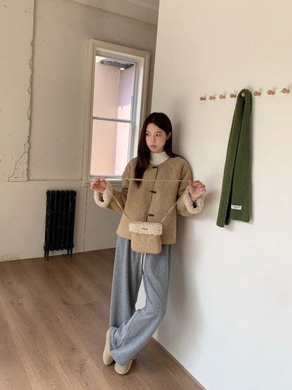 // 100%羊毛皮毛一體牛角鈕外套(連袋仔)