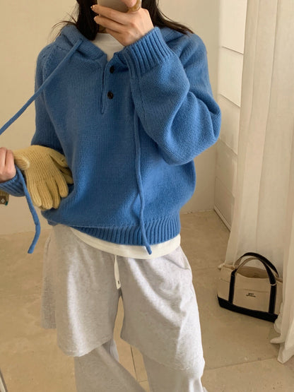 // 鈕扣設計連帽落肩毛衣