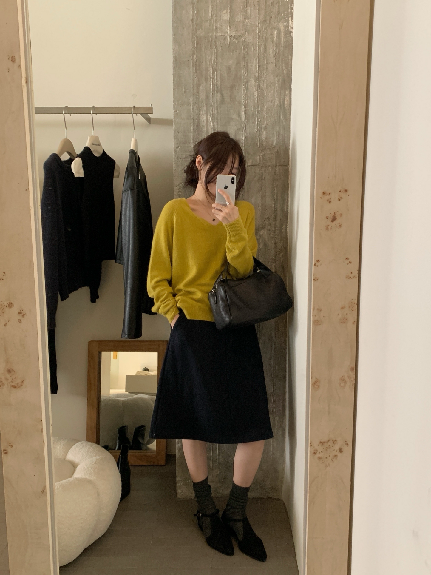 // 超高質raccoon V領毛衣