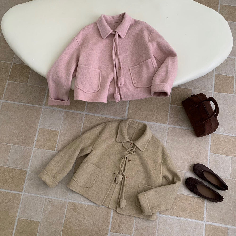 // 100%wool翻領雙口袋短款雙面手工羊毛外套(連頸繩掛飾)