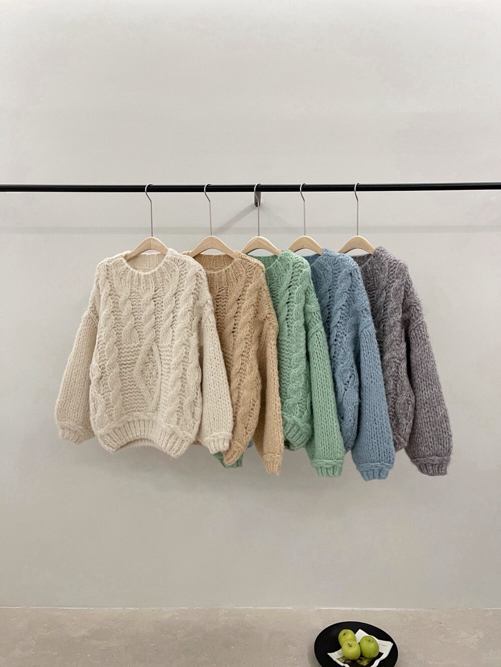 // 20%wool粗棒針麻花慵懶毛衣