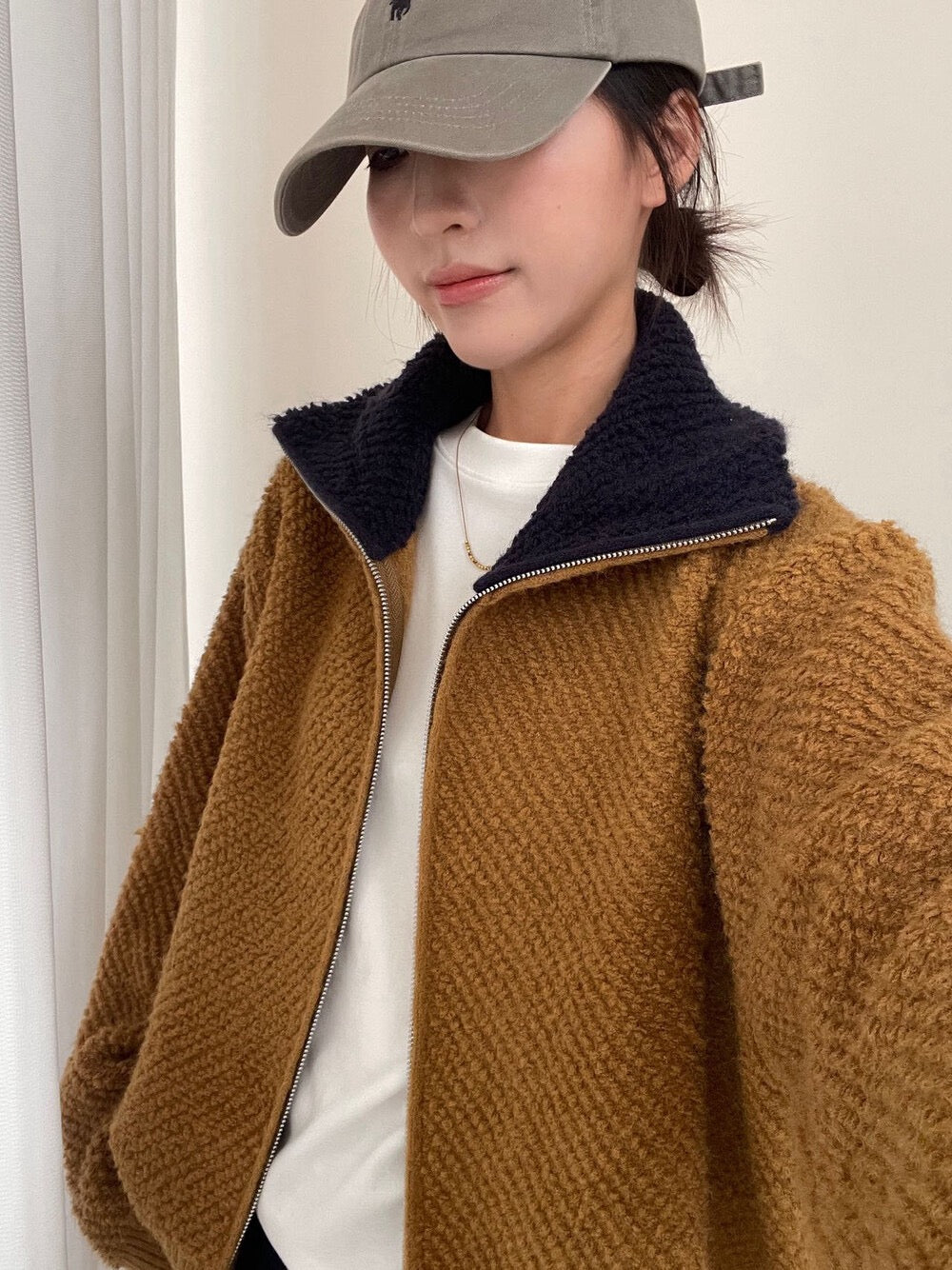 // 撞色翻領圈圈毛感拉鍊CD