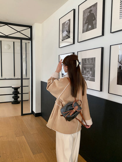 // 可立領牛角鈕皮毛一體中長外套