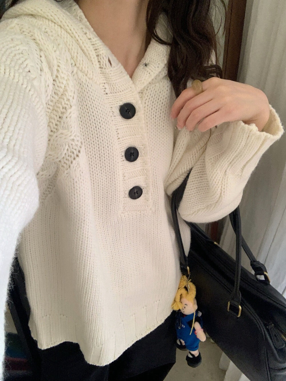 // 麻花肩線半鈕扣連帽慵懶毛衣