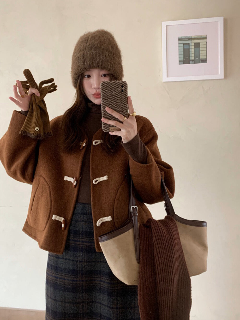 // 100%羊毛V領牛角鈕雙面手工外套