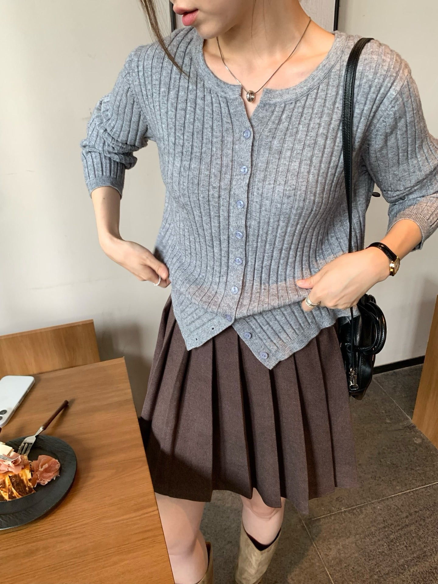 // 連腰帶毛呢料百褶短裙