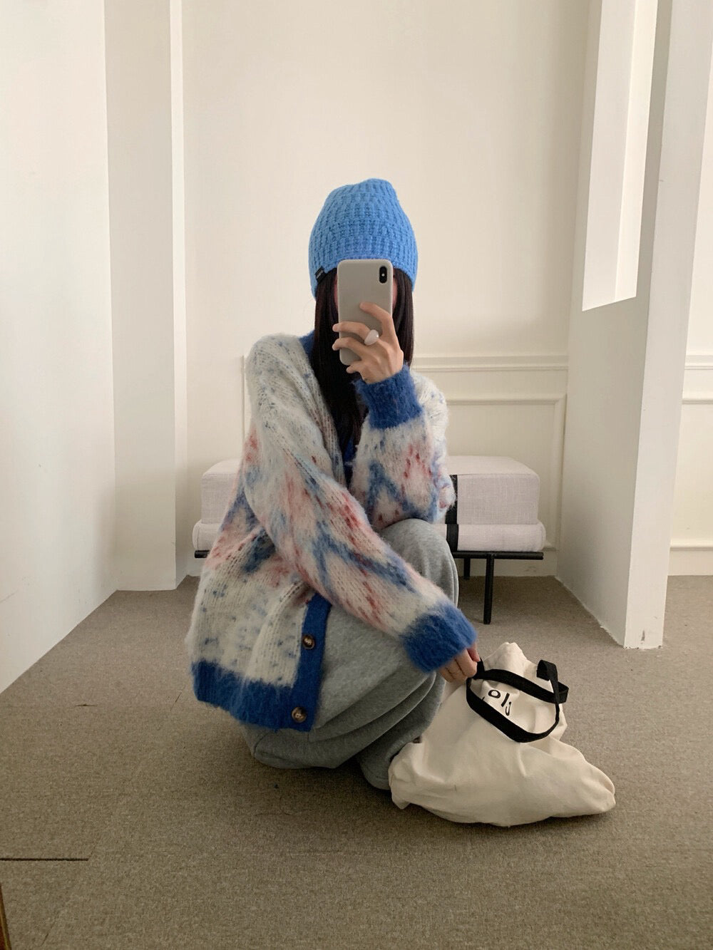 // 復古菱格圖案軟糯V領CD