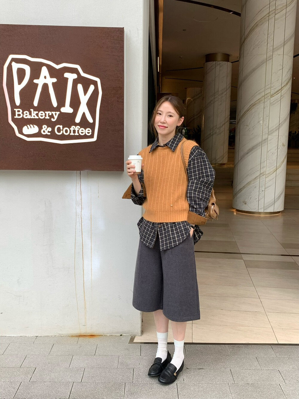 // 高腰款壓褶七分毛呢褲