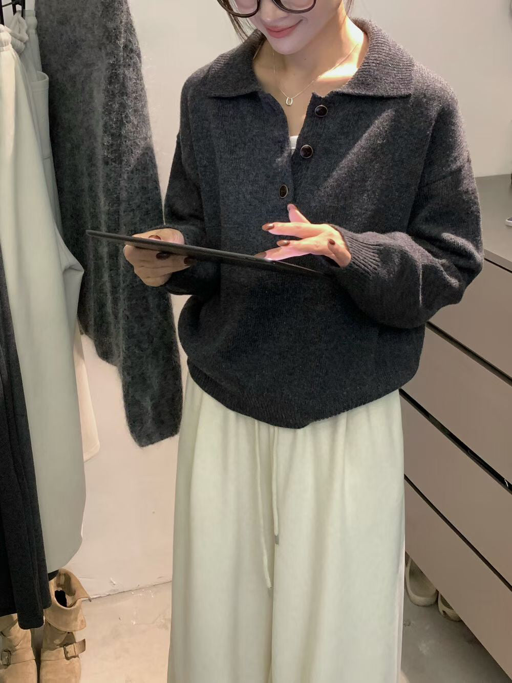 // 30%wool鈕扣直坑紋翻領毛衣