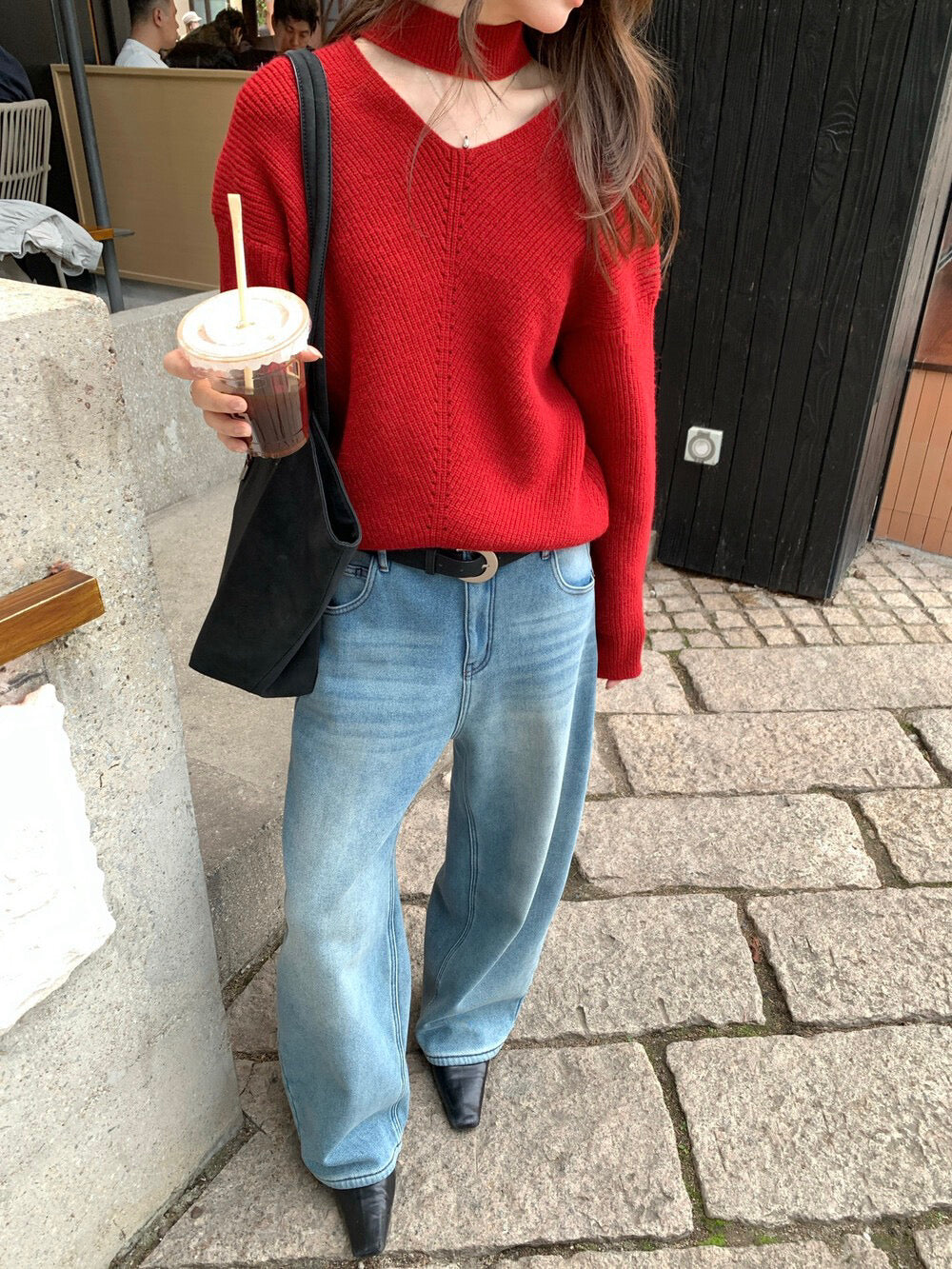 // 溫柔小性感掛頸毛衣