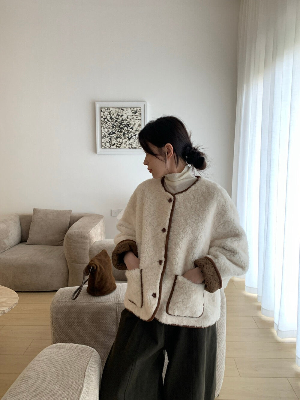 // 袖口翻邊拼lace包邊毛毛外套