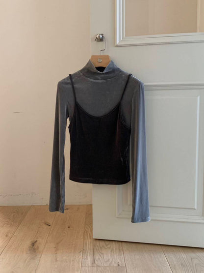 // 半領絲絨感打底上衣