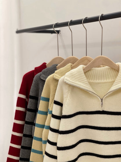 // 經典款半拉鍊間條毛衣