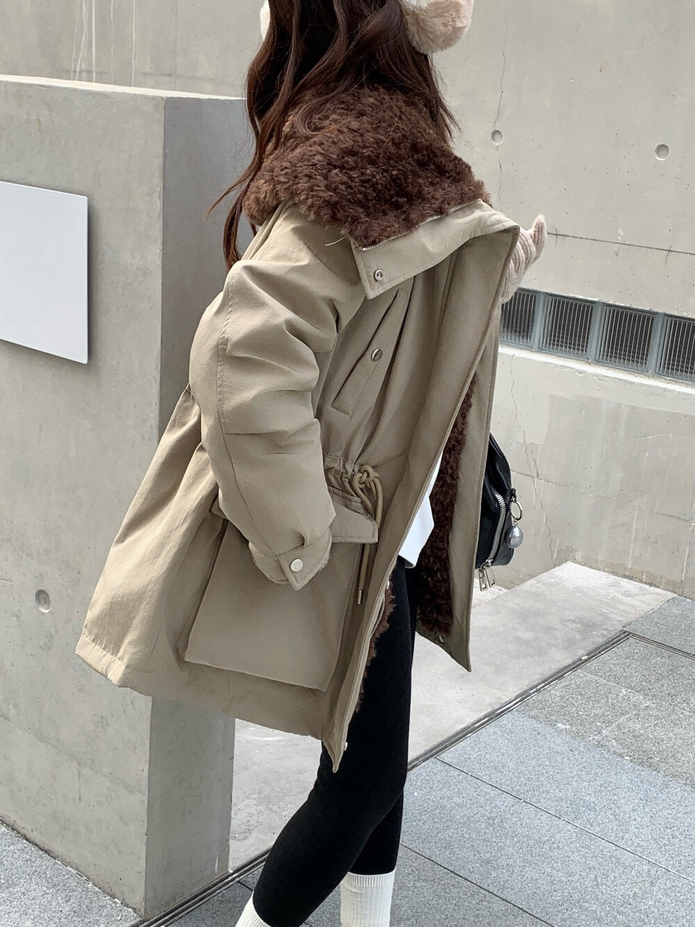 // 超帥大毛毛翻領可束腰口袋工裝外套