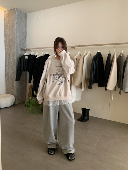 // 拼接lace腳花花圖案衛衣