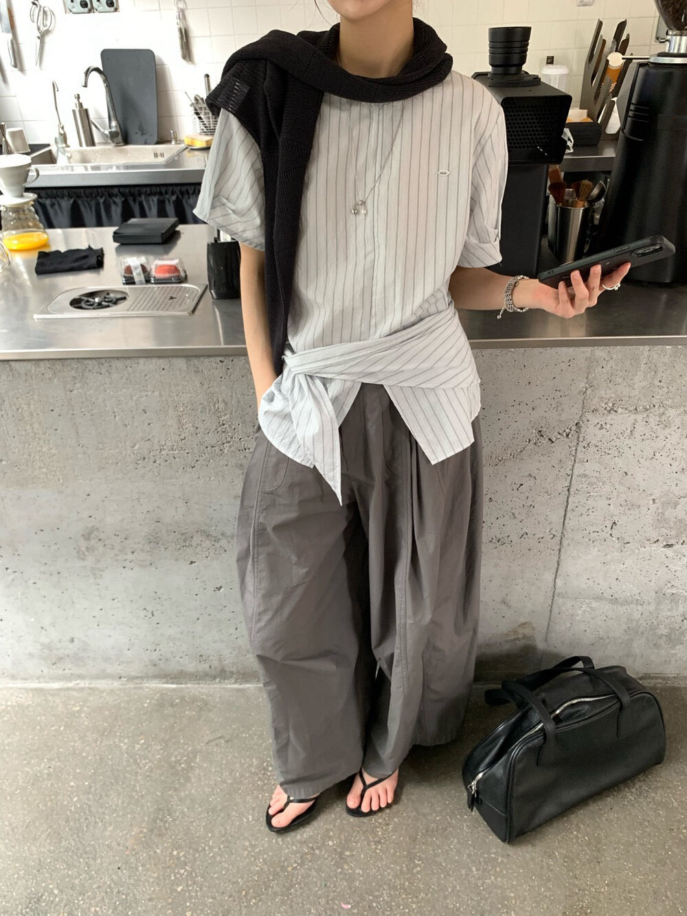 // 簡約風壓褶袖口間條開叉BL(連披肩)