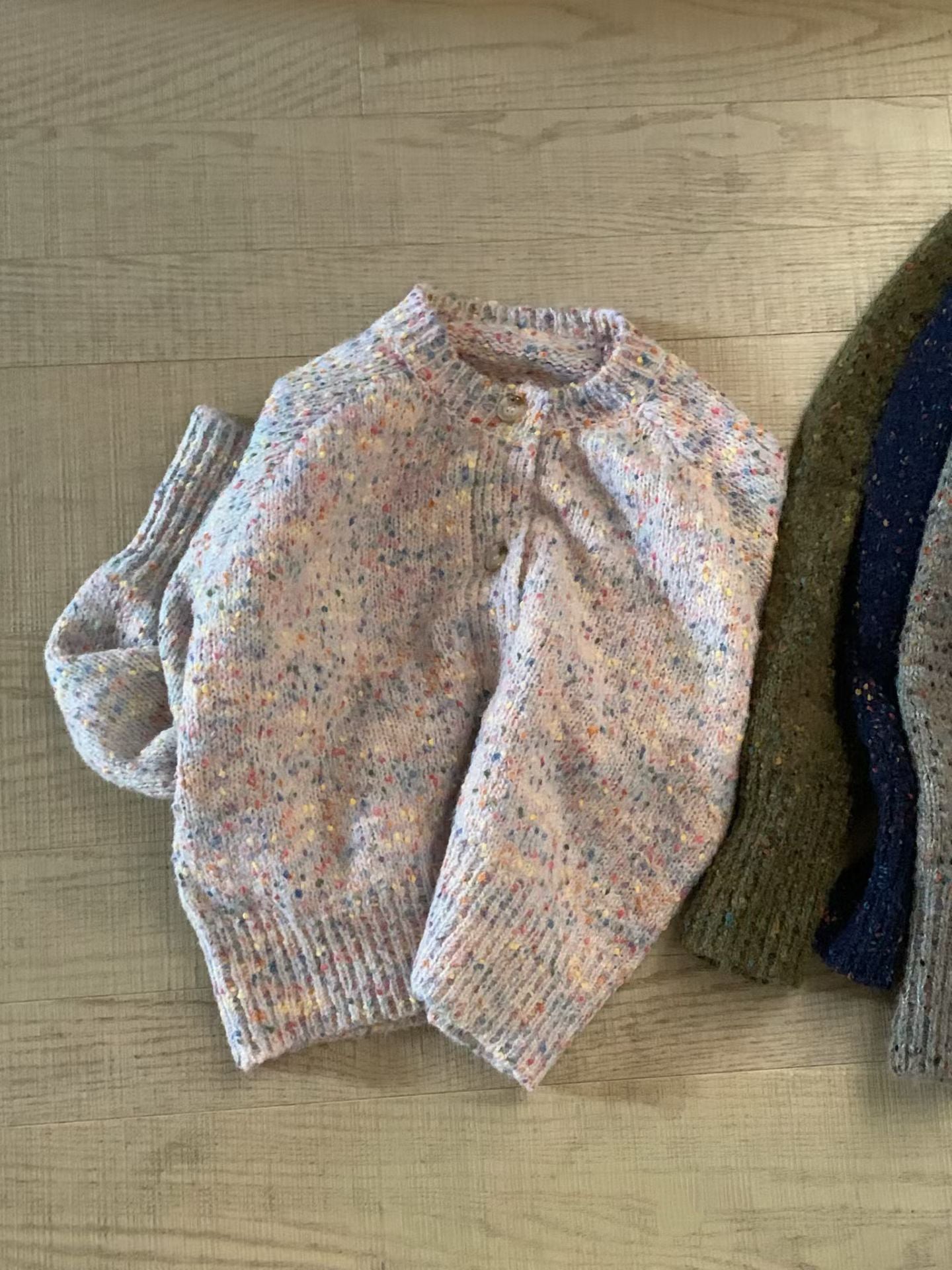 // 美美12%羊毛混彩點CD