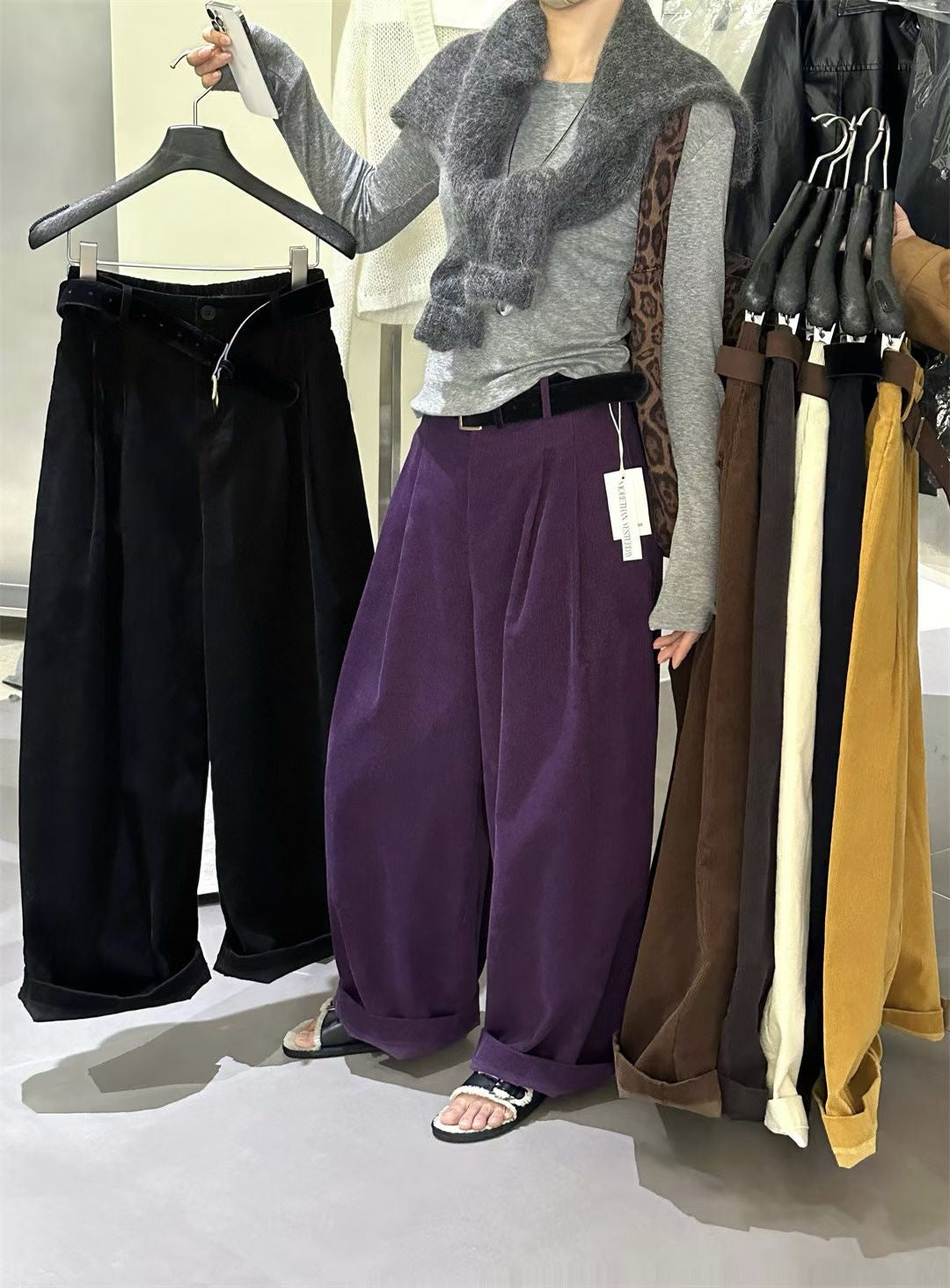 // 連絨面腰帶壓褶燈芯絨褲