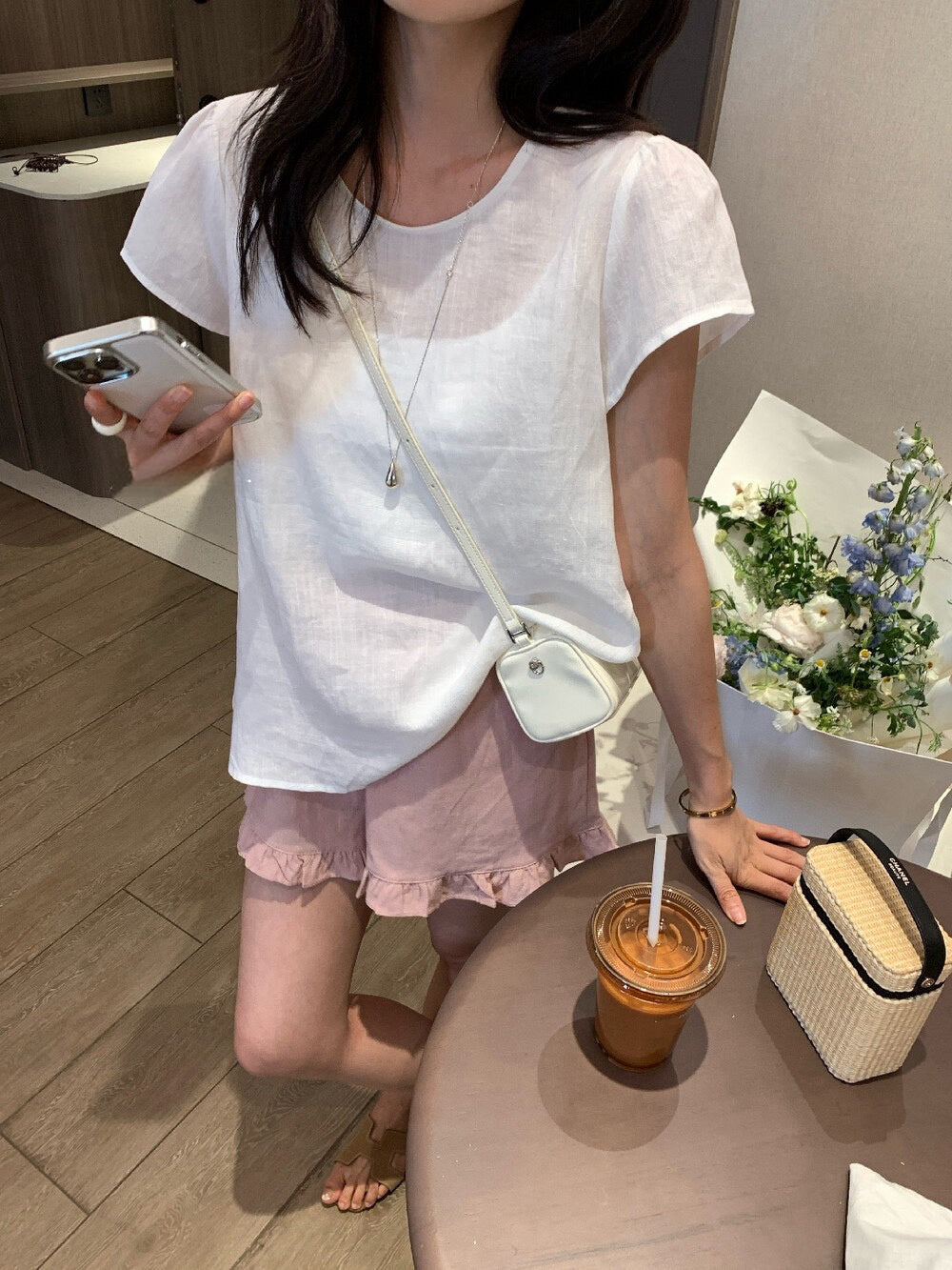 // 後V領綁帶天絲麻BL
