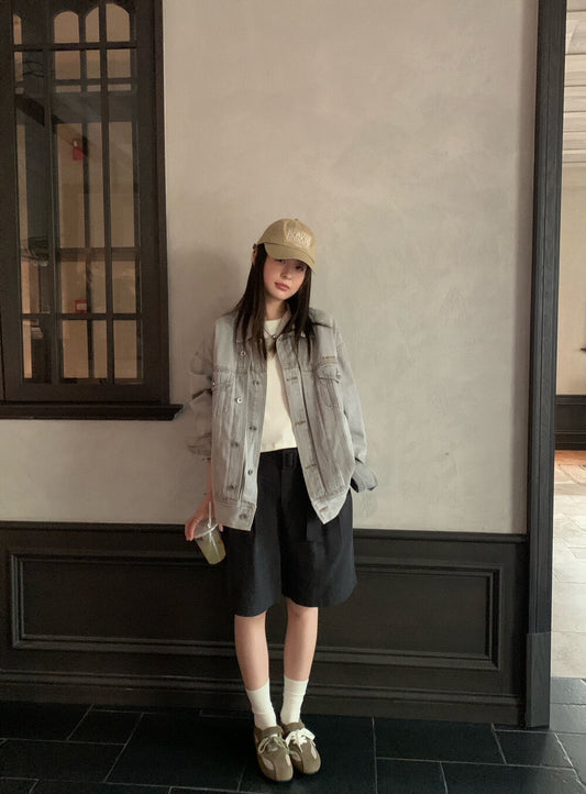 // 復古感刺繡字洗水牛仔外套