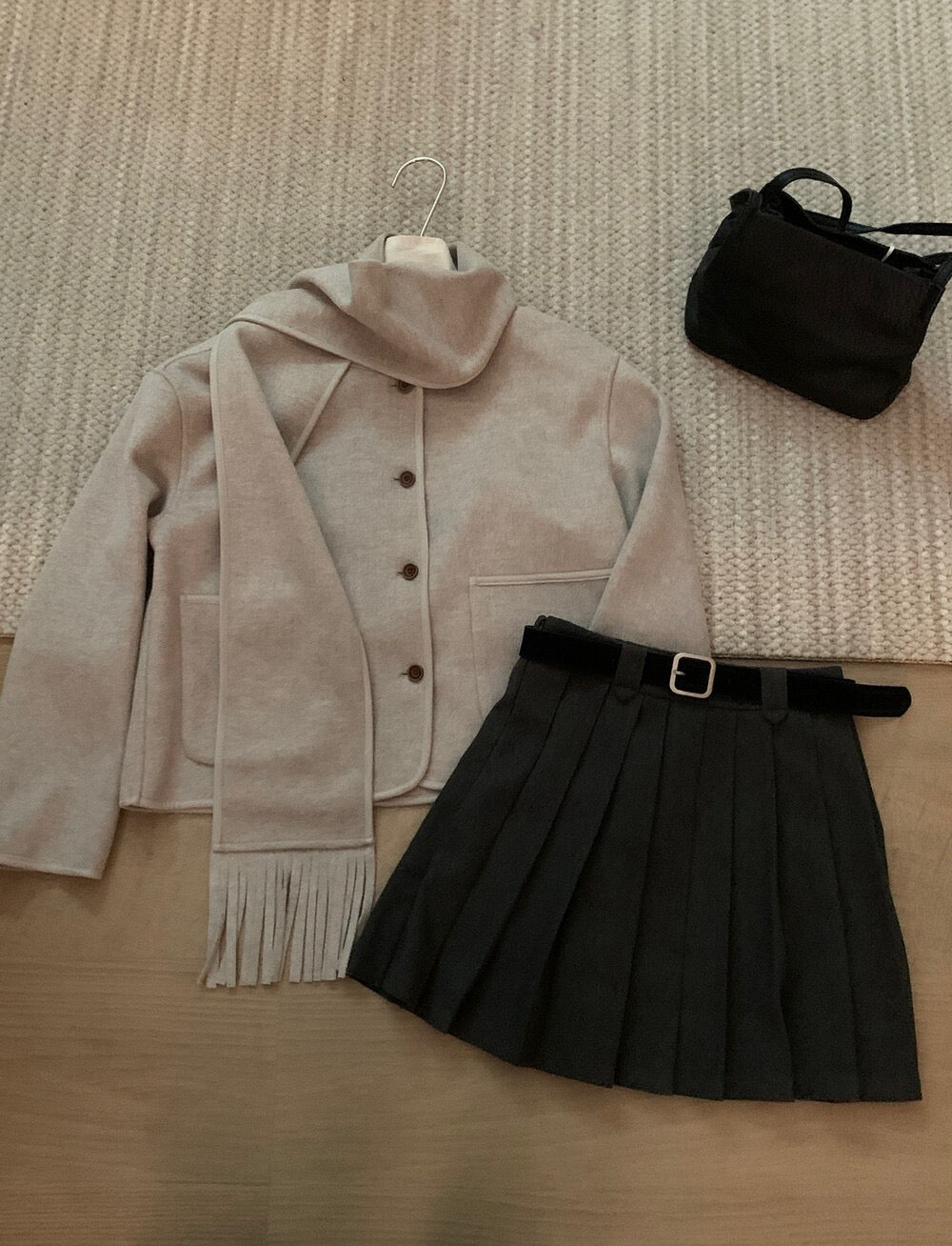 // 超韓雙口袋雙面毛呢圓領外套(連頸巾)