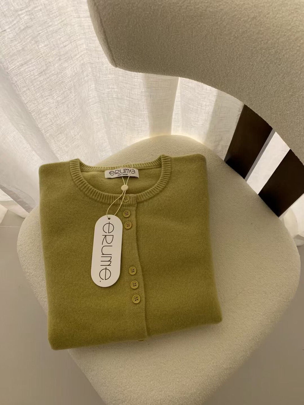 // 設計感特別鈕扣設計100%wool靚色CD